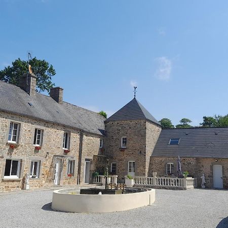 Domaine De La Tour Carree - 3 Chambres Benoitville Bagian luar foto