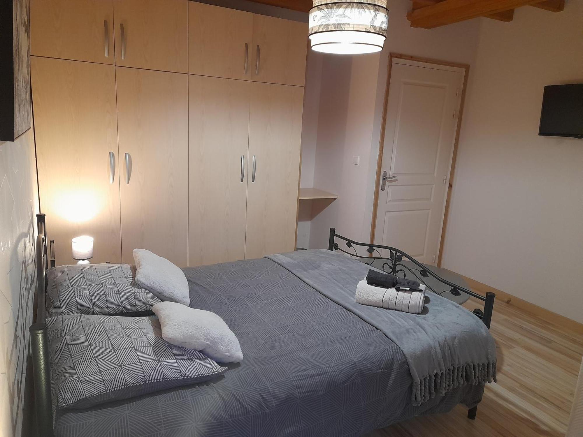Domaine De La Tour Carree - 3 Chambres Benoitville Bagian luar foto